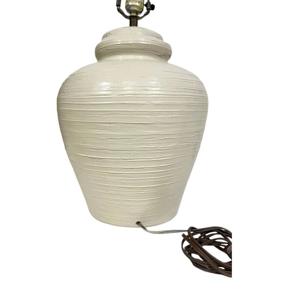 Vintage Table Lamp 1975 Beehive MCM Textured Danish Cream Ceramic Large Retro - Picture 9 of 12